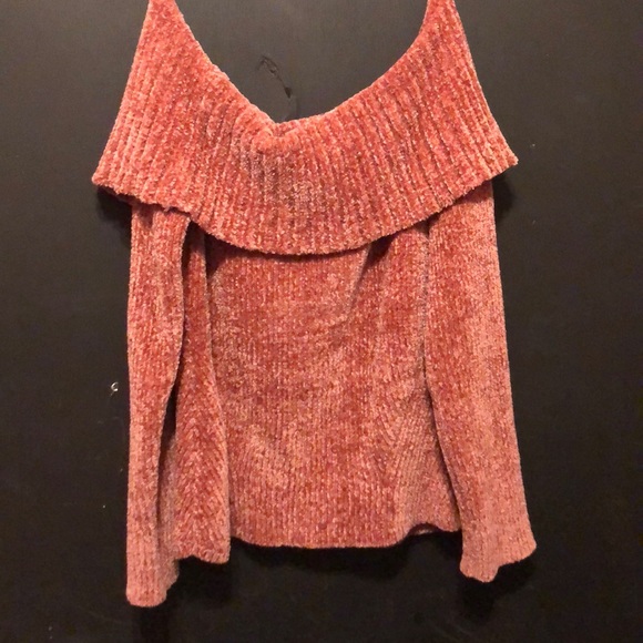 Cozy off-the shoulder sweater - Picture 2 of 3